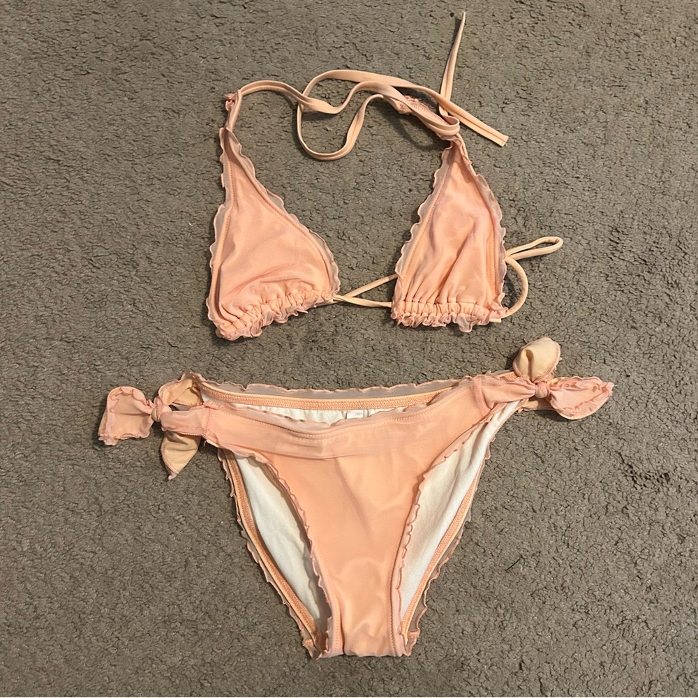 NWOT Victoria’s Secret Peach Orange Ruffle Scallop Trim Bikini Swimsuit Medium